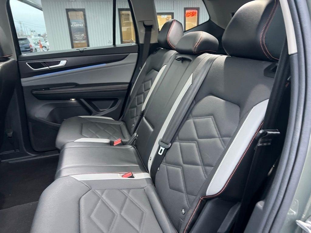 Volkswagen Atlas Peak Edition SEL AWD 2024