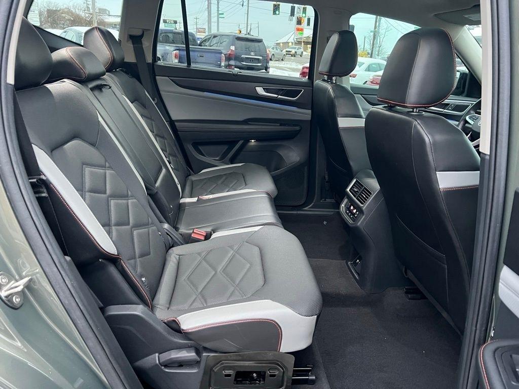 Volkswagen Atlas Peak Edition SEL AWD 2024