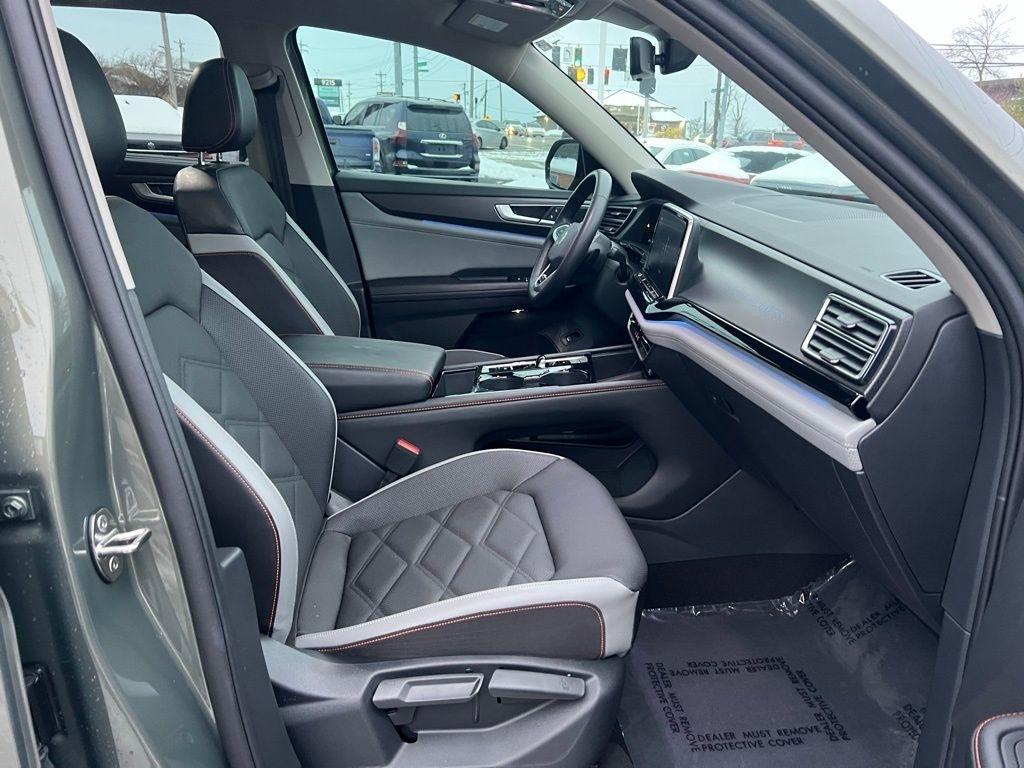 Volkswagen Atlas Peak Edition SEL AWD 2024