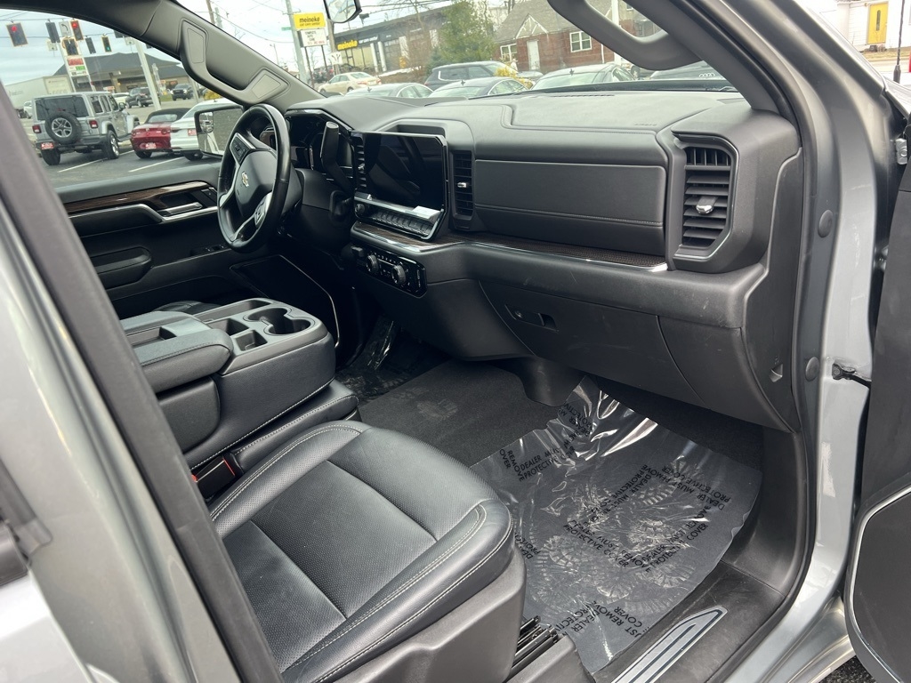 Chevrolet Silverado 1500 LT Crew Cab 4WD 2023