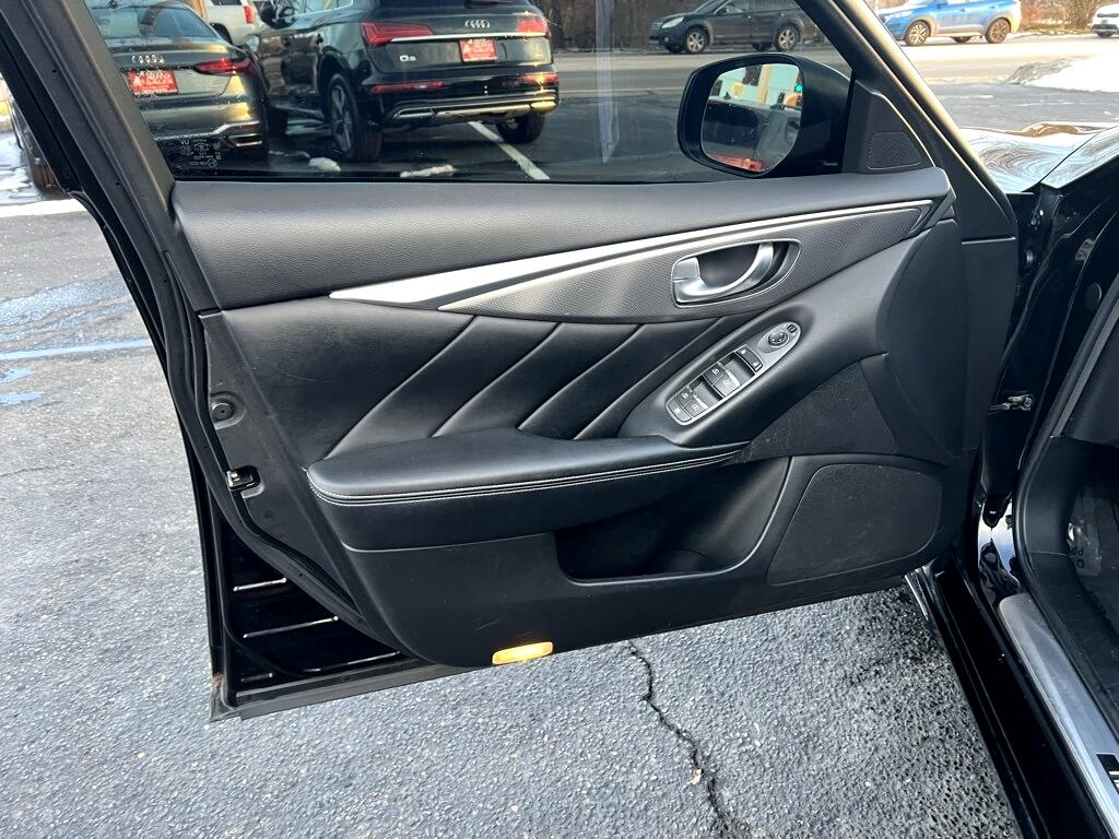 Infiniti Q50 Premium AWD 2015