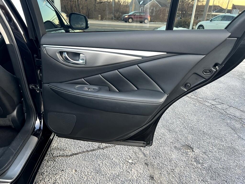 Infiniti Q50 Premium AWD 2015