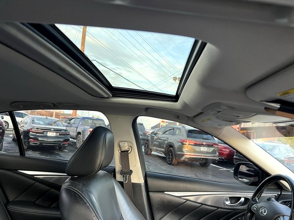 Infiniti Q50 Premium AWD 2015