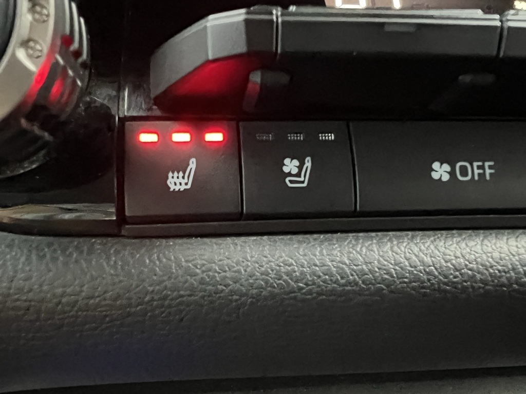 Toyota Tundra Limited CrewMax 4WD 2023