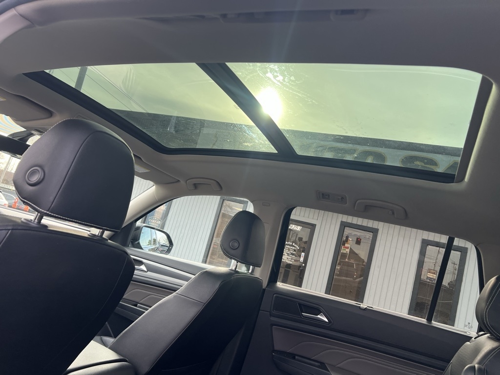 Volkswagen Atlas V6 SE w/Technology R-Line 4MOTION 2021