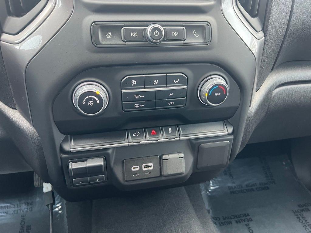 Chevrolet Silverado 2500HD Custom Crew Cab Long Box 4WD 2022