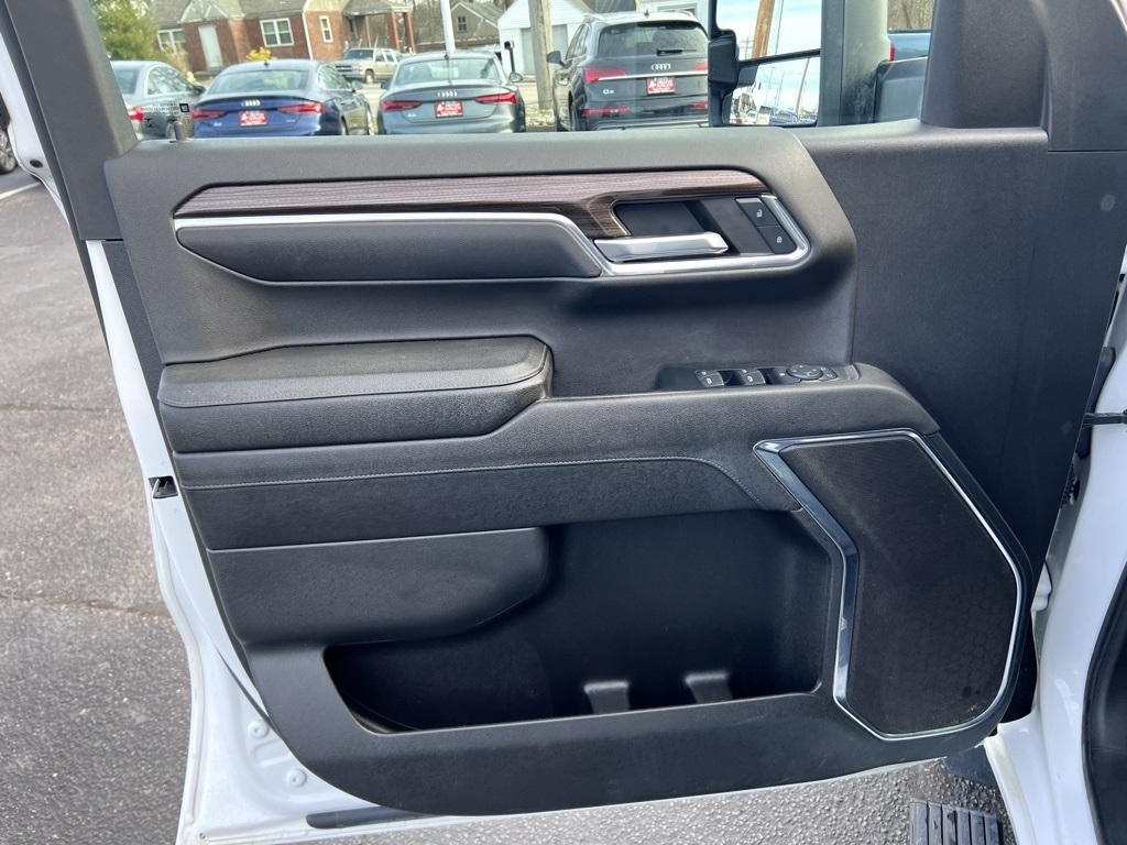 Chevrolet Silverado 1500 LT Crew Cab 4WD 2023