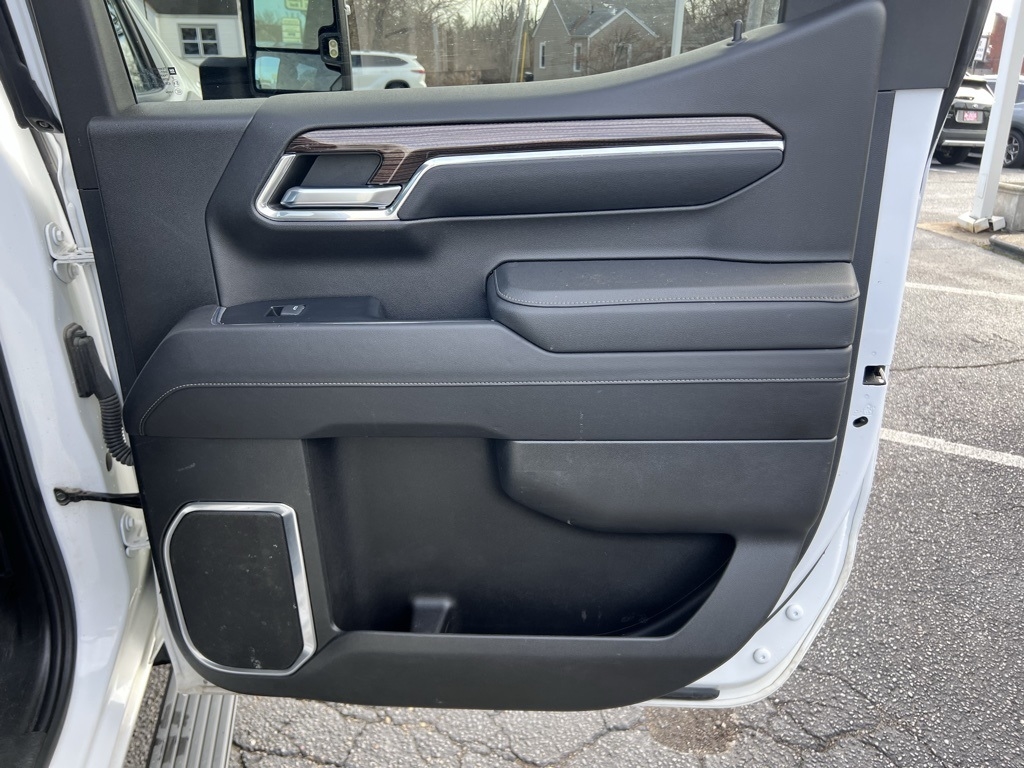 Chevrolet Silverado 1500 LT Crew Cab 4WD 2023