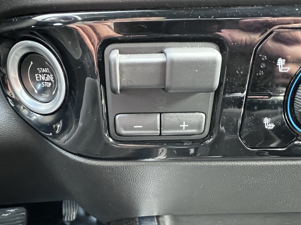 Chevrolet Silverado 1500 LT Crew Cab 4WD 2023