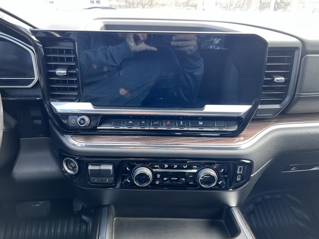 Chevrolet Silverado 1500 LT Crew Cab 4WD 2023