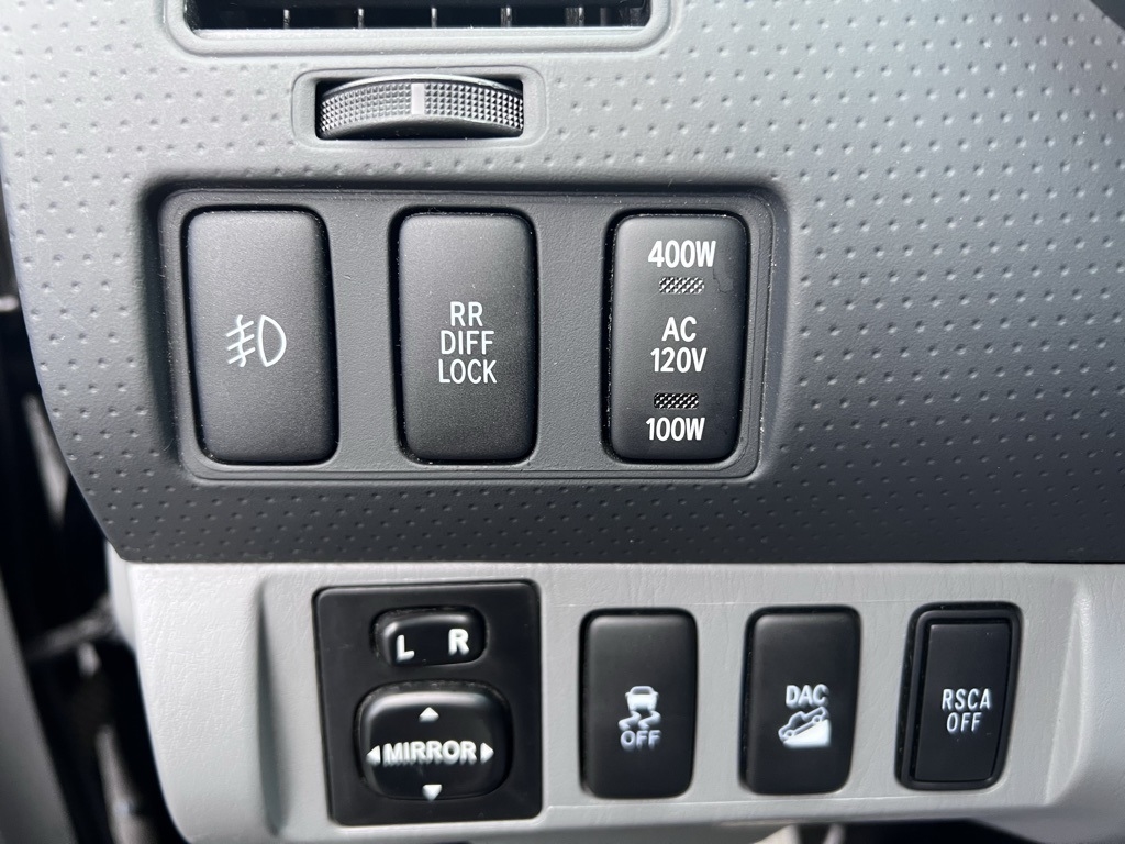 Toyota Tacoma Double Cab V6 6MT 4WD 2015