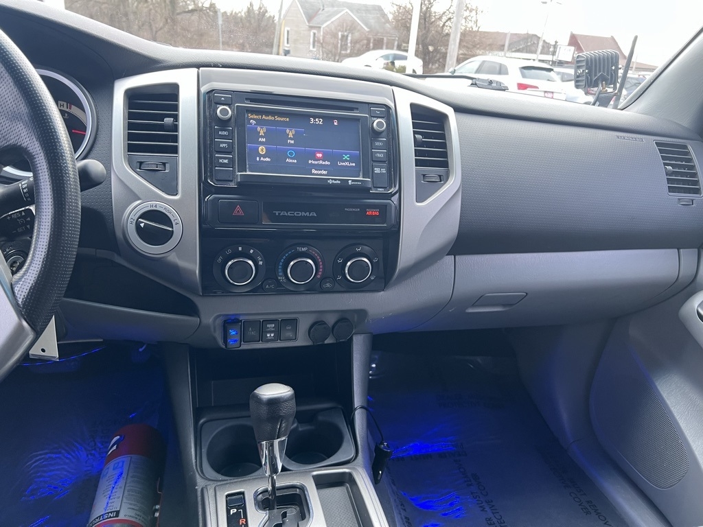 Toyota Tacoma Double Cab V6 6MT 4WD 2015