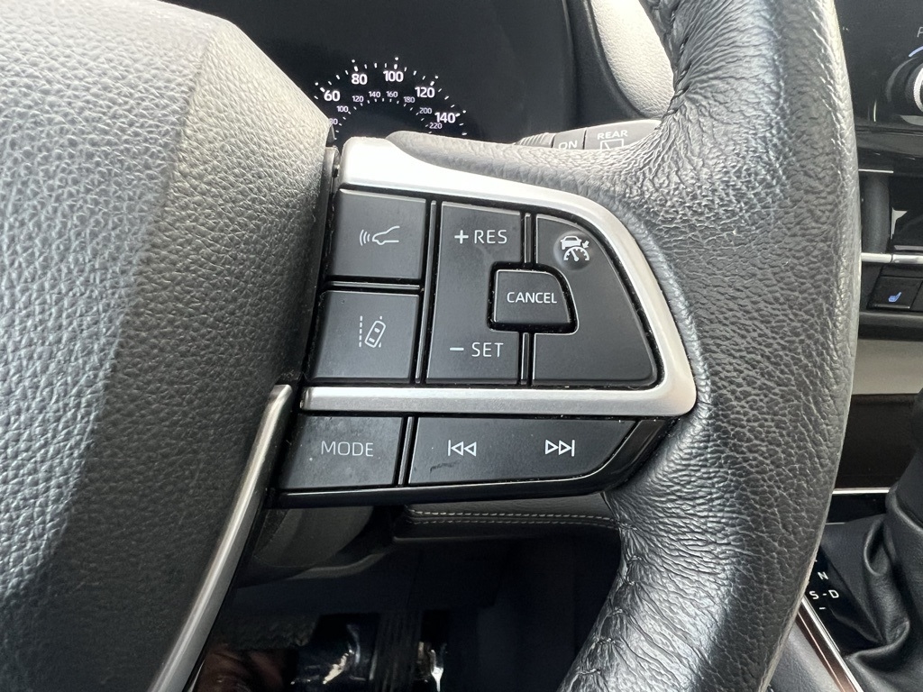 Toyota Sienna XLE 7-Passenger 2024