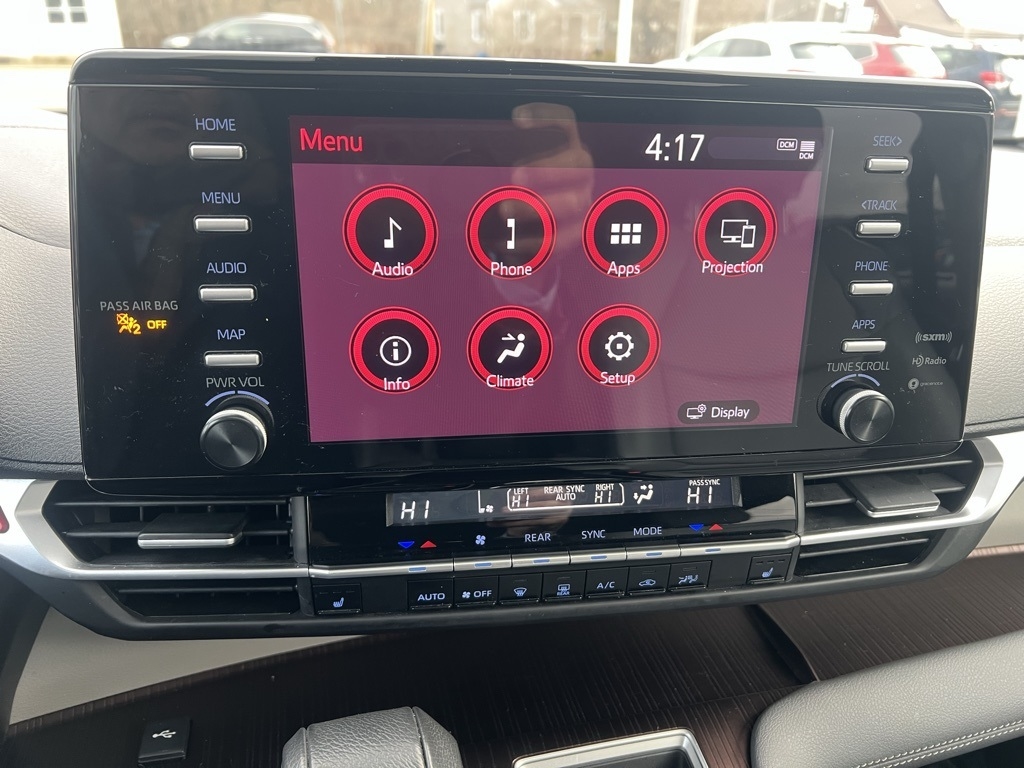 Toyota Sienna XLE 7-Passenger 2024