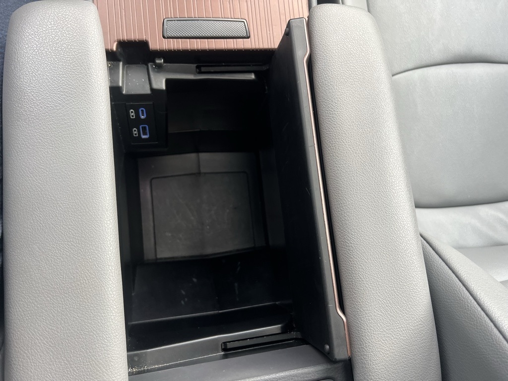 Toyota Sienna XLE 7-Passenger 2024