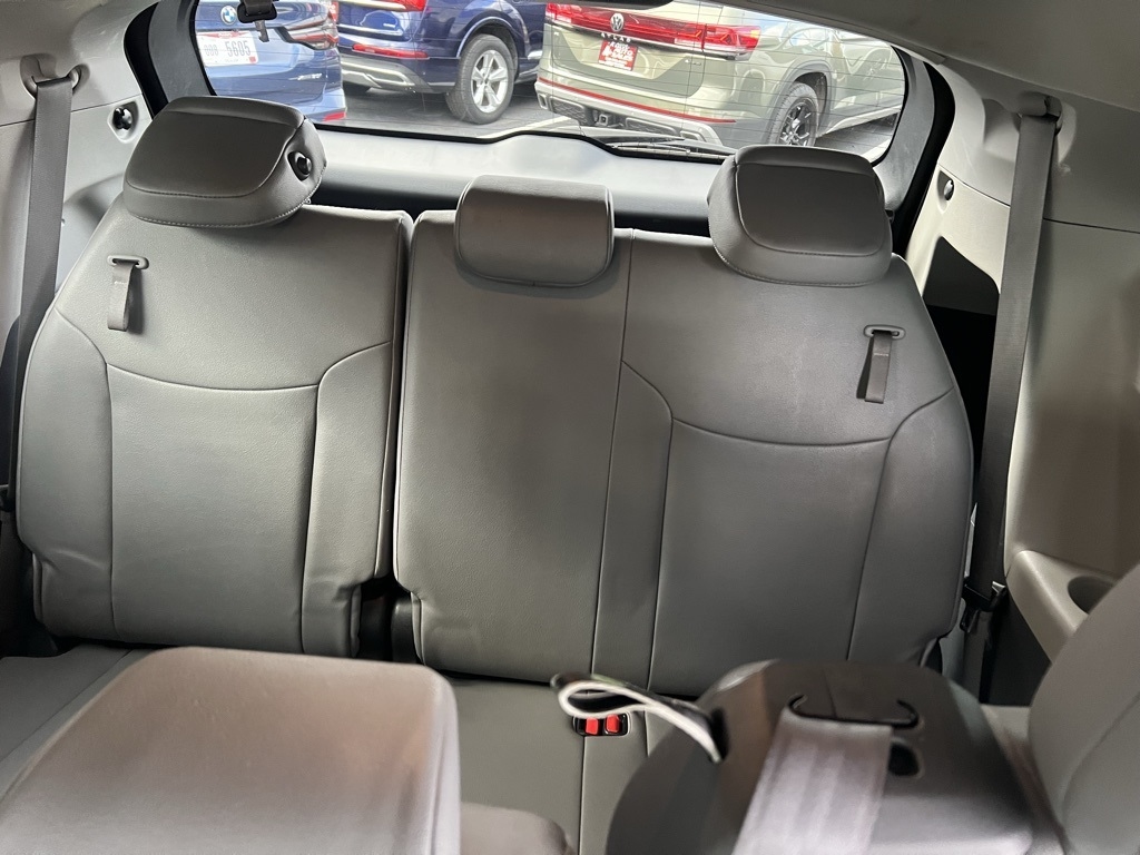 Toyota Sienna XLE 7-Passenger 2024