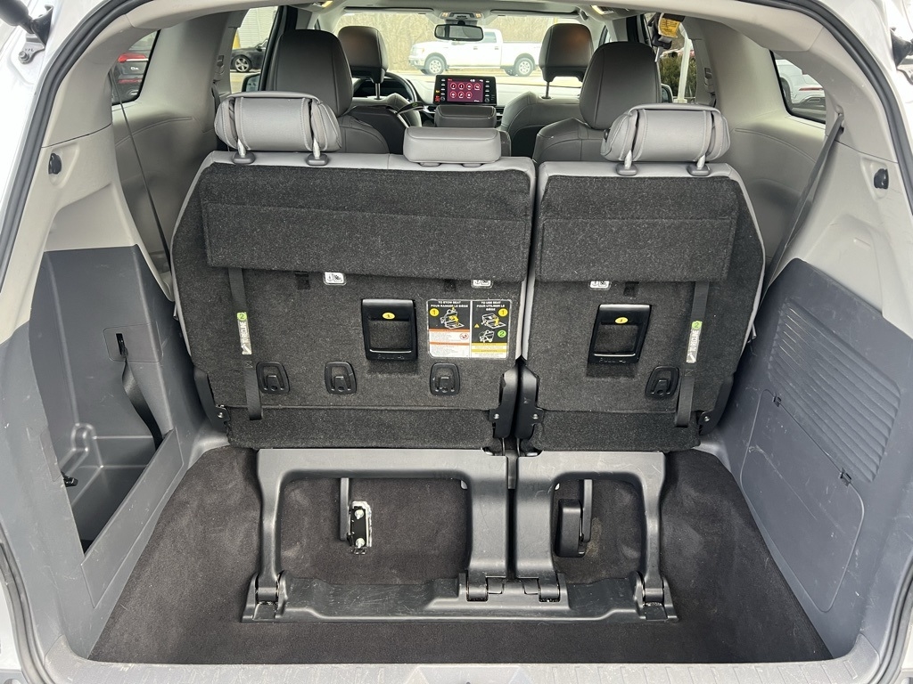 Toyota Sienna XLE 7-Passenger 2024