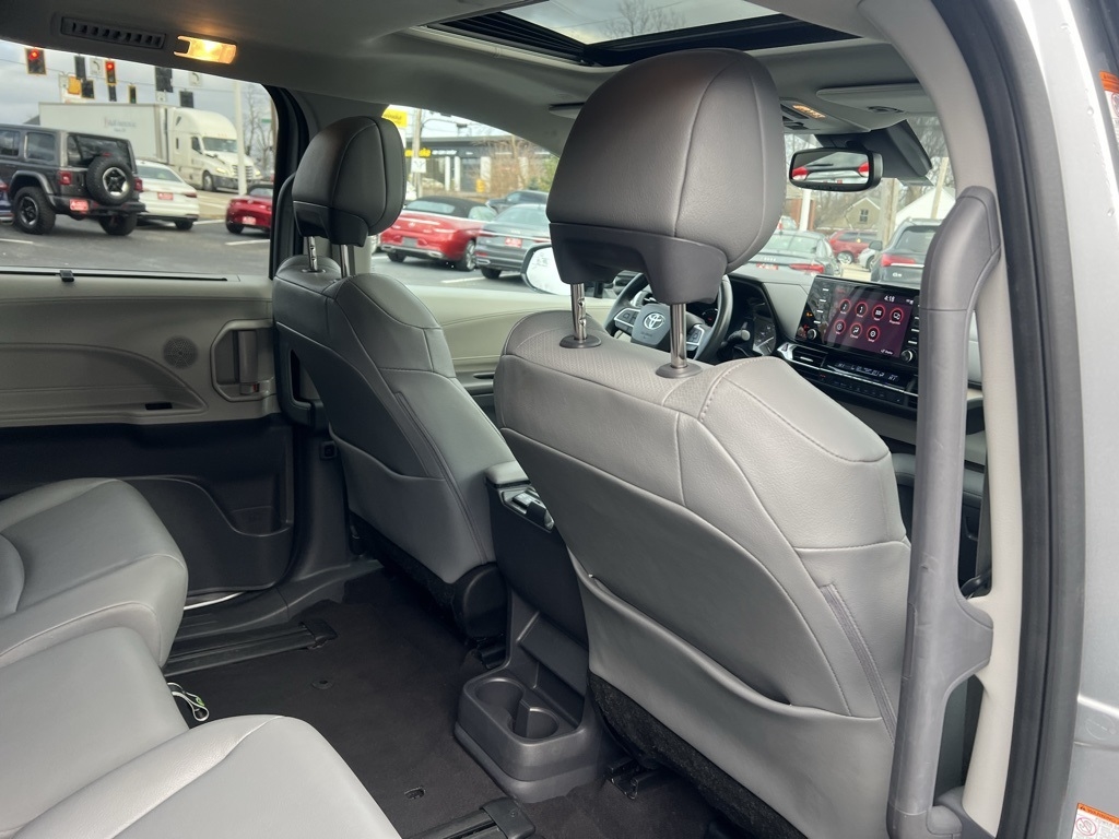 Toyota Sienna XLE 7-Passenger 2024