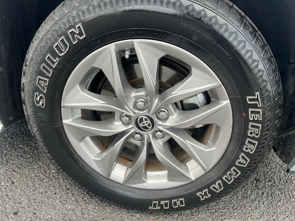 Toyota Sienna XLE 7-Passenger 2024