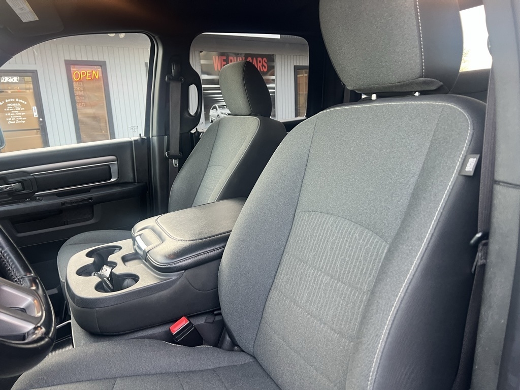 RAM 1500 Classic Tradesman Crew Cab SWB 4WD 2021