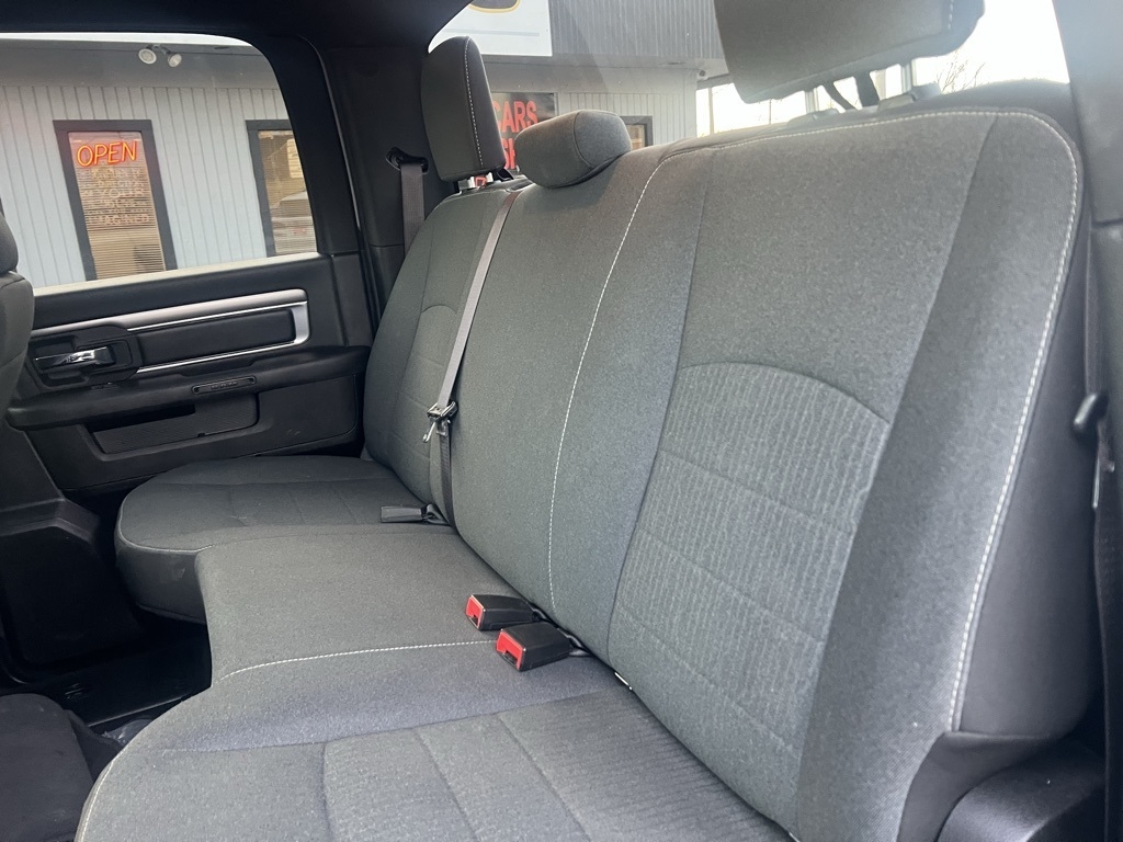 RAM 1500 Classic Tradesman Crew Cab SWB 4WD 2021