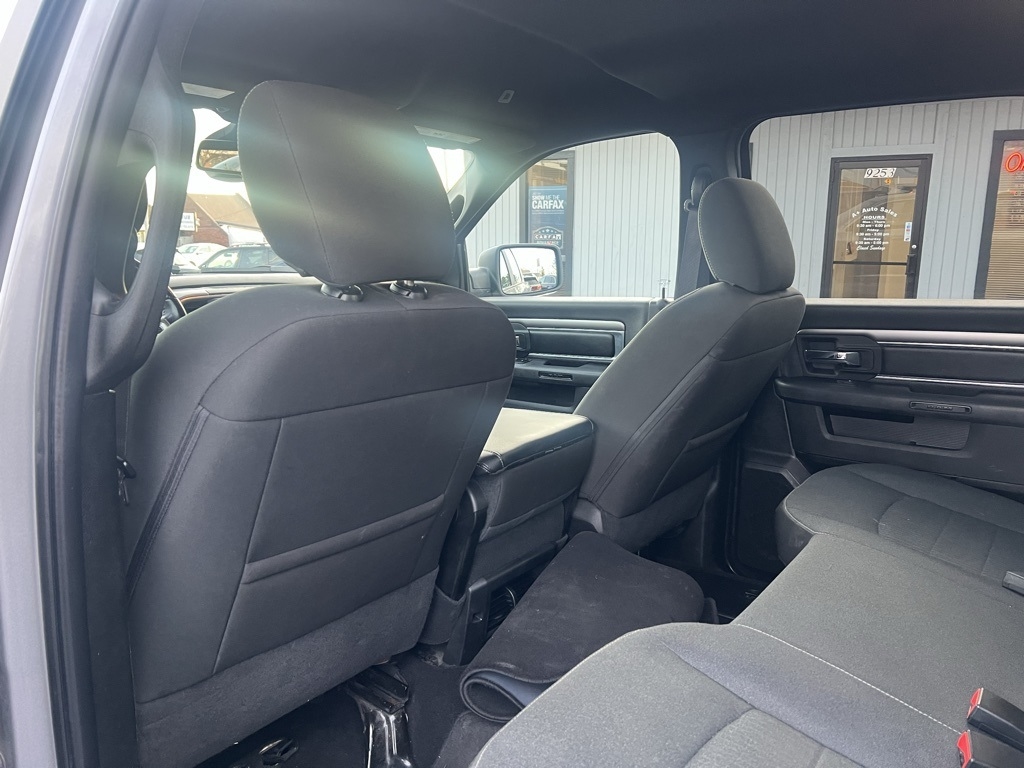 RAM 1500 Classic Tradesman Crew Cab SWB 4WD 2021