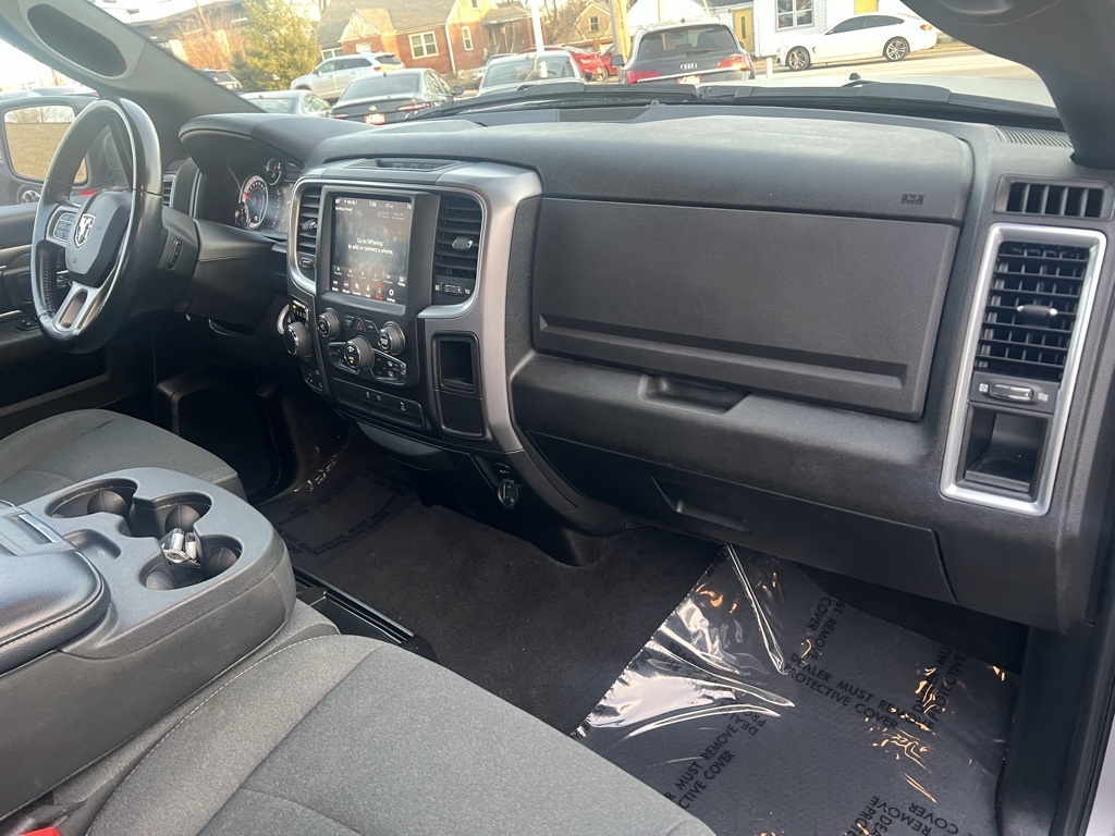 RAM 1500 Classic Tradesman Crew Cab SWB 4WD 2021