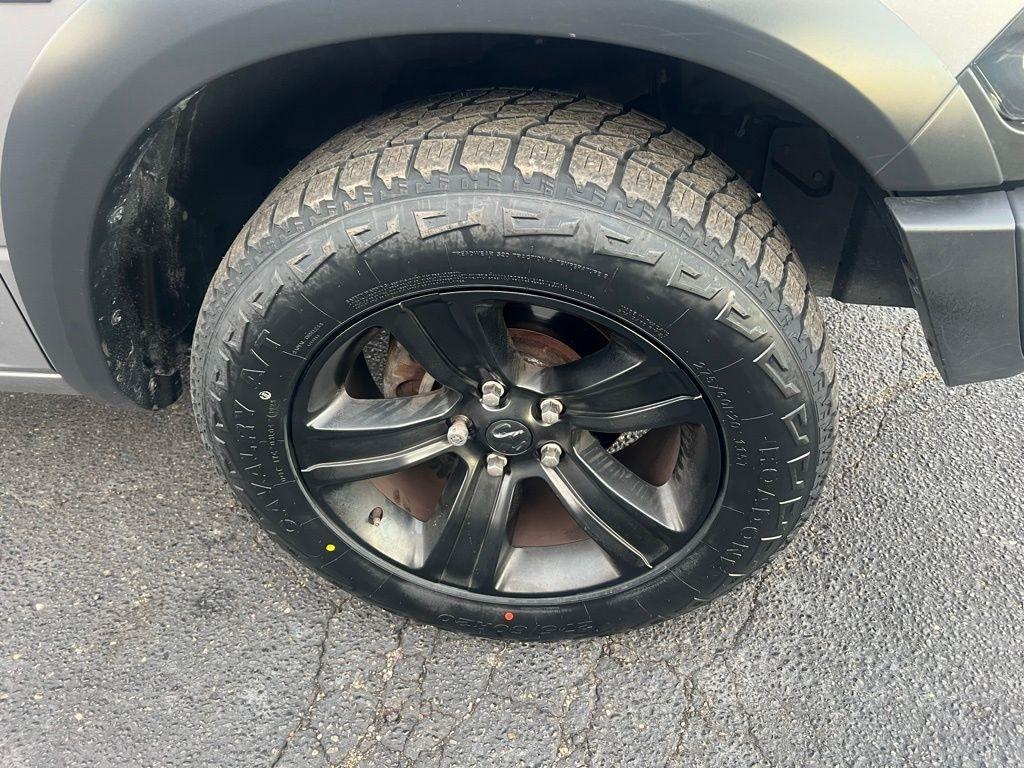 RAM 1500 Classic Warlock 4x4 Crew Cab 5'7" Box 2021