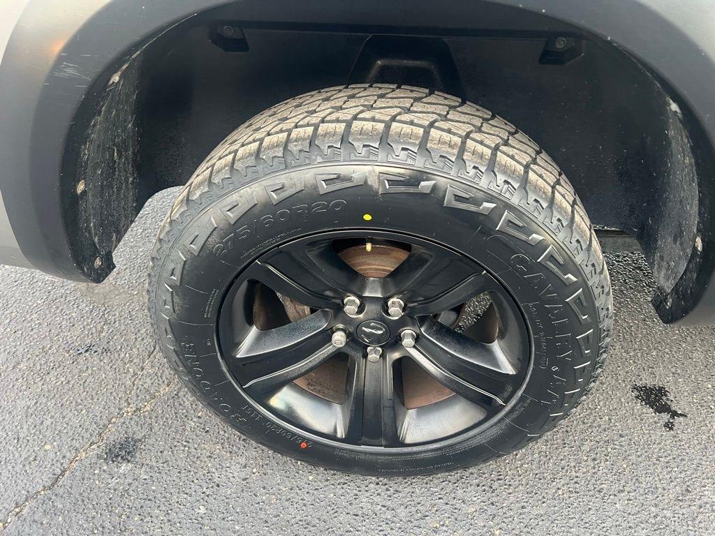 RAM 1500 Classic Warlock 4x4 Crew Cab 5'7" Box 2021