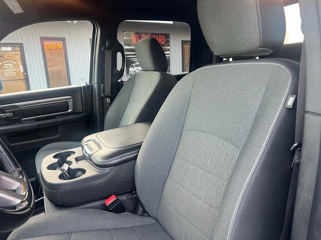 RAM 1500 Classic Warlock 4x4 Crew Cab 5'7" Box 2021