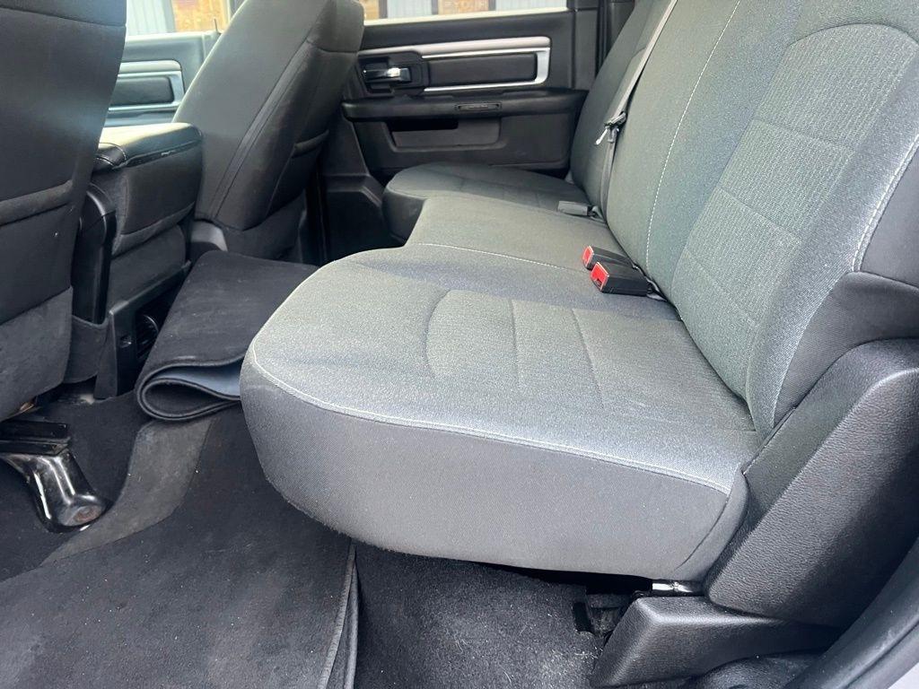 RAM 1500 Classic Warlock 4x4 Crew Cab 5'7" Box 2021