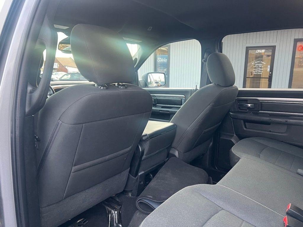 RAM 1500 Classic Warlock 4x4 Crew Cab 5'7" Box 2021