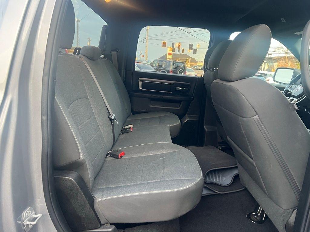 RAM 1500 Classic Warlock 4x4 Crew Cab 5'7" Box 2021