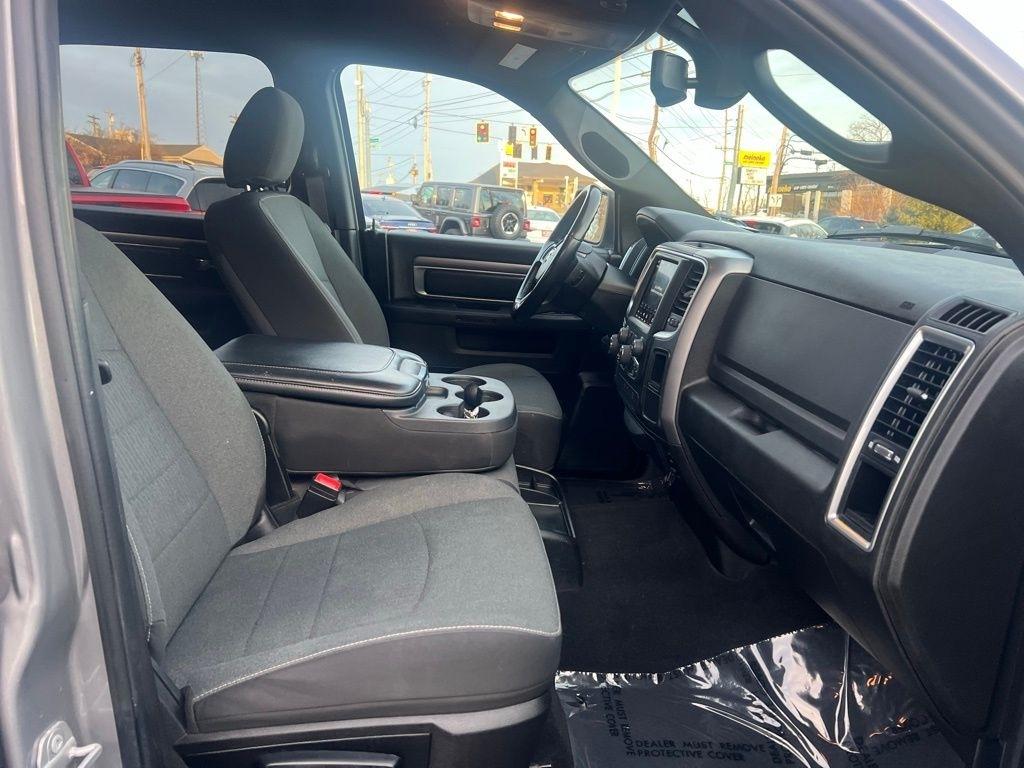 RAM 1500 Classic Warlock 4x4 Crew Cab 5'7" Box 2021