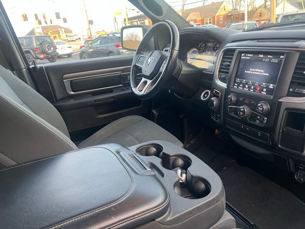 RAM 1500 Classic Warlock 4x4 Crew Cab 5'7" Box 2021