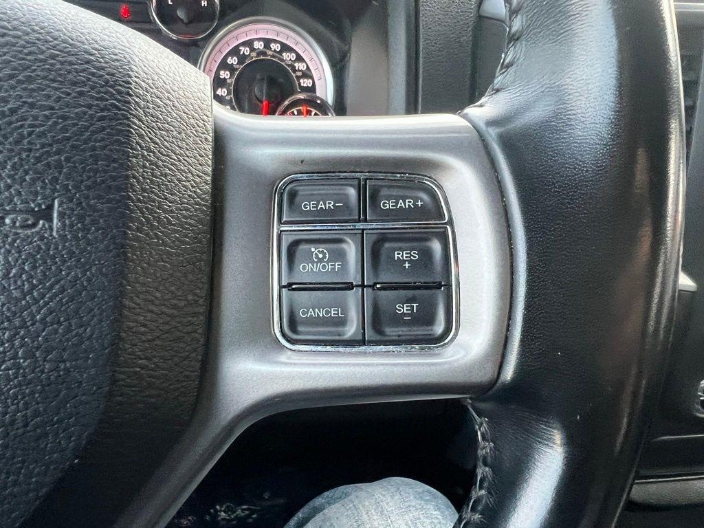 RAM 1500 Classic Warlock 4x4 Crew Cab 5'7" Box 2021