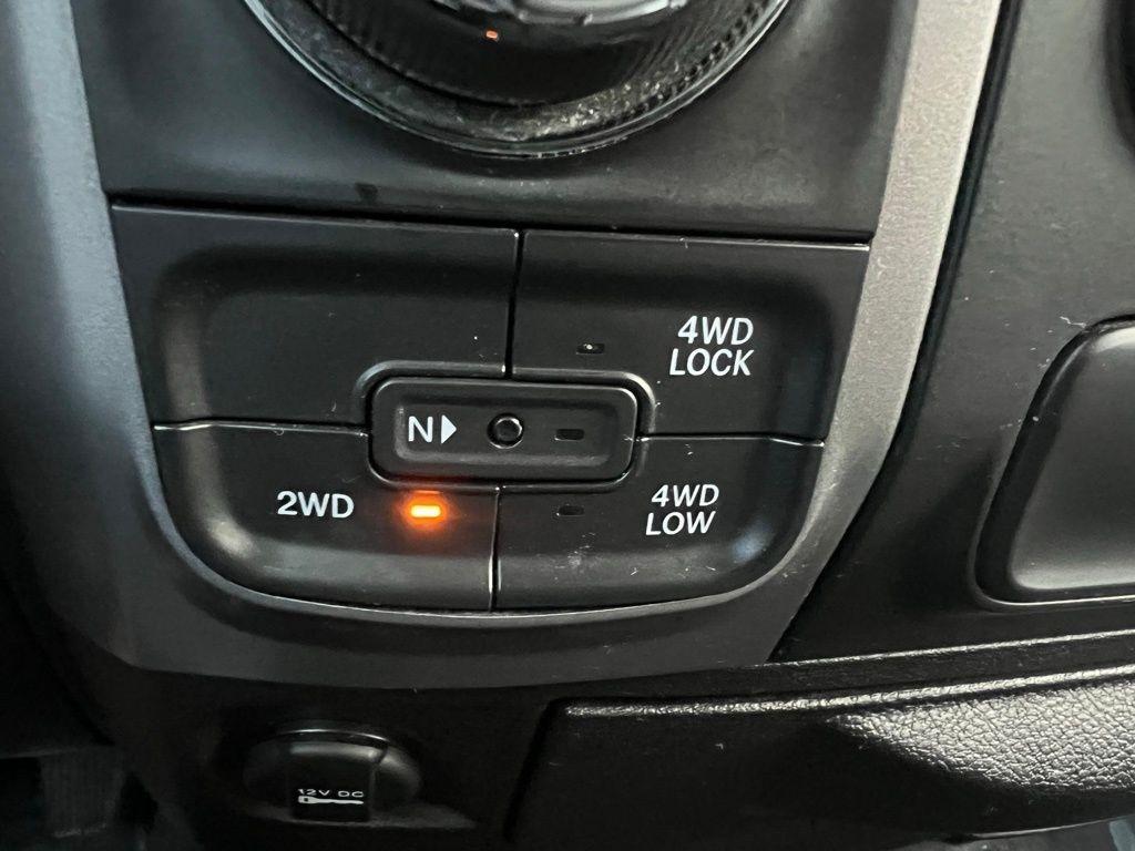 RAM 1500 Classic Warlock 4x4 Crew Cab 5'7" Box 2021