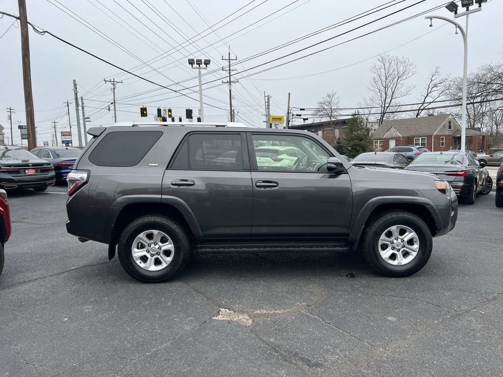 Toyota 4Runner SR5 4WD 2017