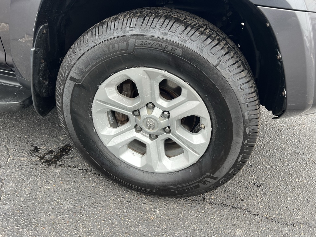 Toyota 4Runner SR5 4WD 2017