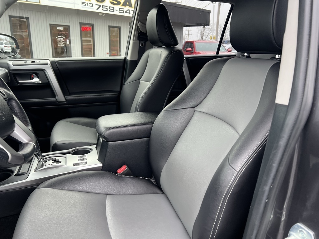 Toyota 4Runner SR5 4WD 2017