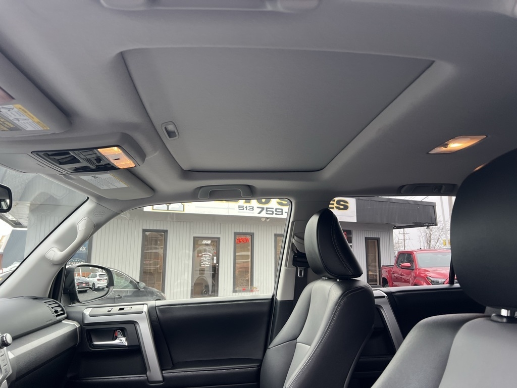 Toyota 4Runner SR5 4WD 2017