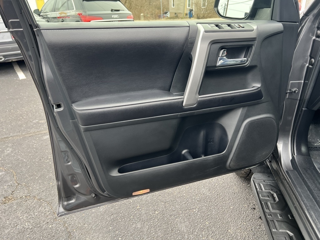 Toyota 4Runner SR5 4WD 2017