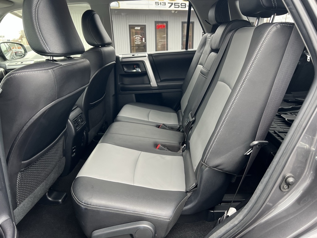 Toyota 4Runner SR5 4WD 2017