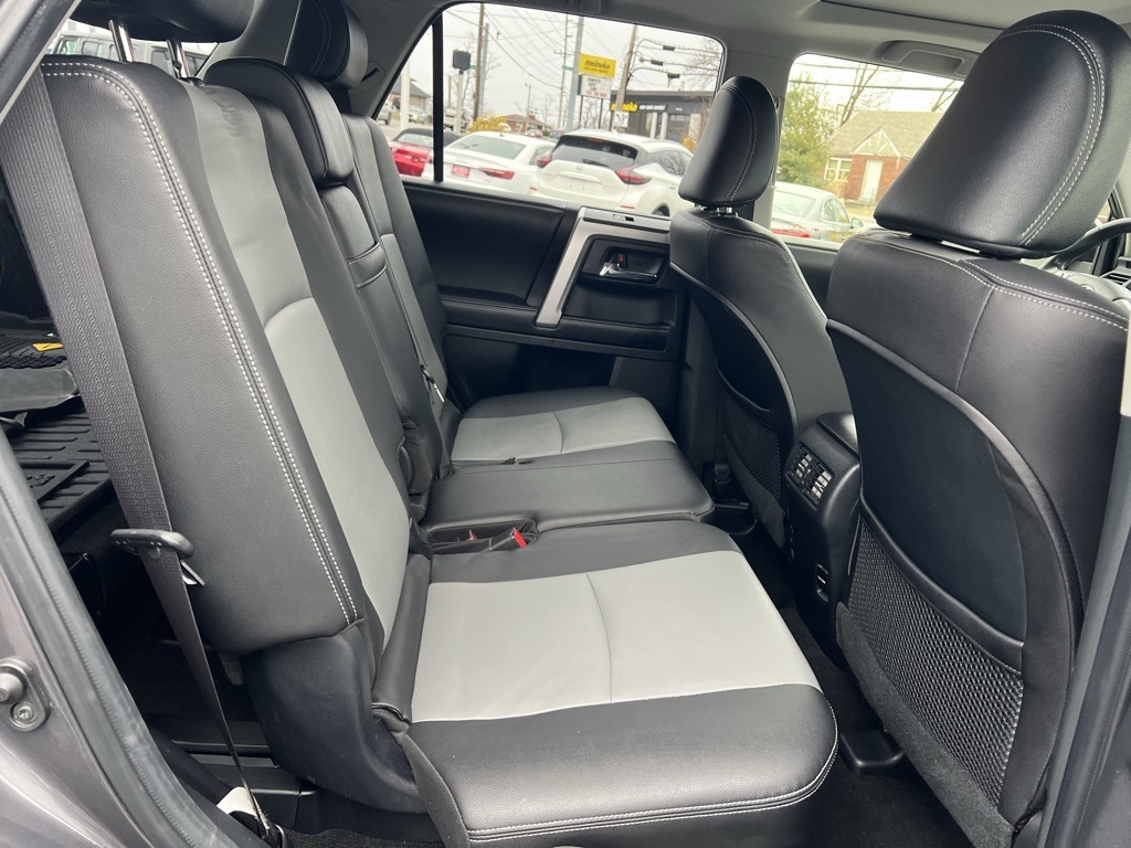 Toyota 4Runner SR5 4WD 2017