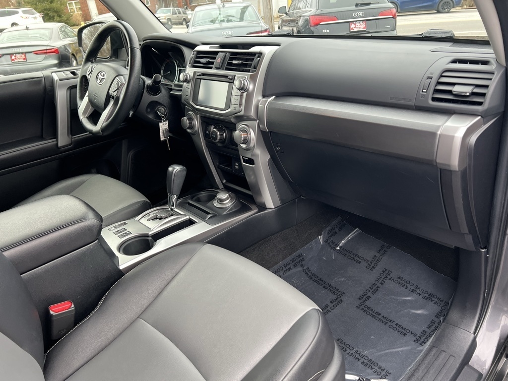 Toyota 4Runner SR5 4WD 2017