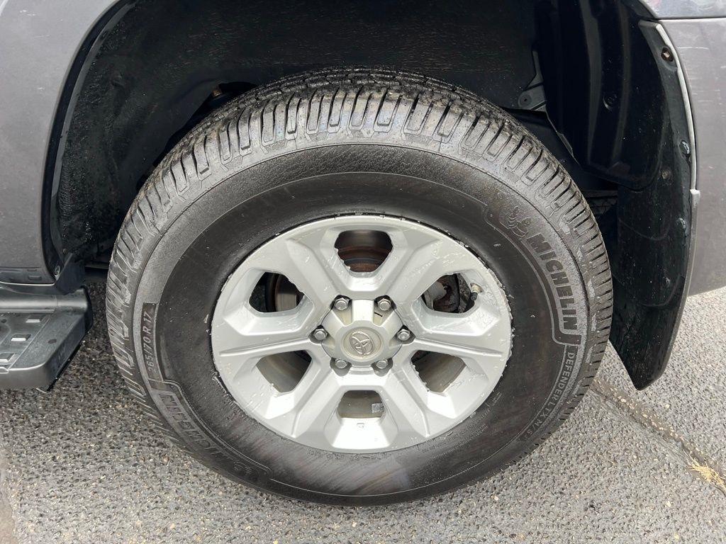 Toyota 4Runner SR5 4WD 2017