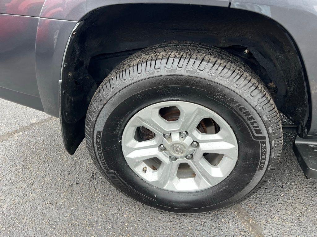 Toyota 4Runner SR5 4WD 2017