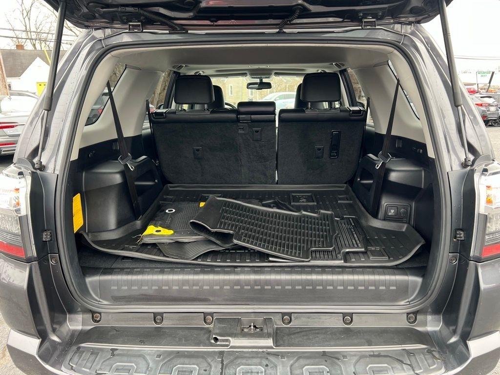 Toyota 4Runner SR5 4WD 2017