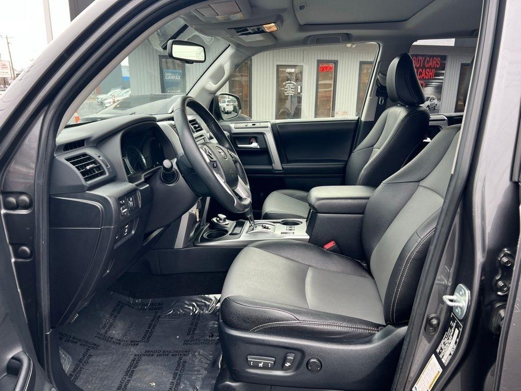 Toyota 4Runner SR5 4WD 2017