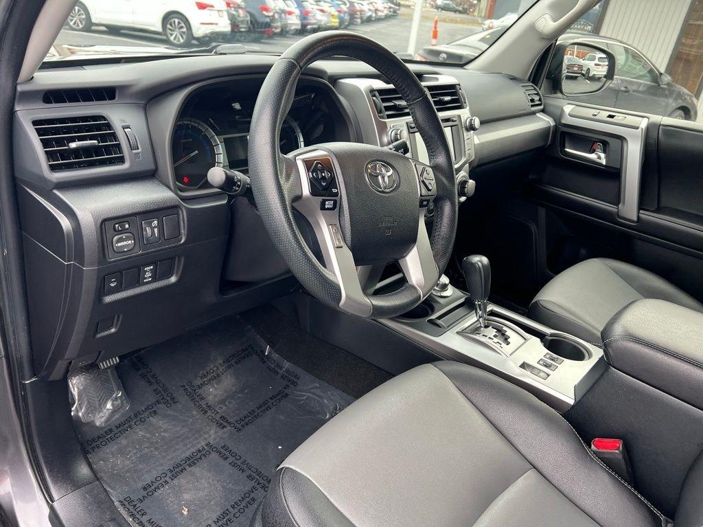 Toyota 4Runner SR5 4WD 2017